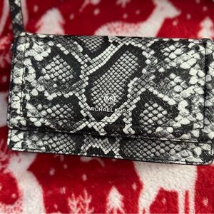 Michael kors jet set crossbody bag in snake print.